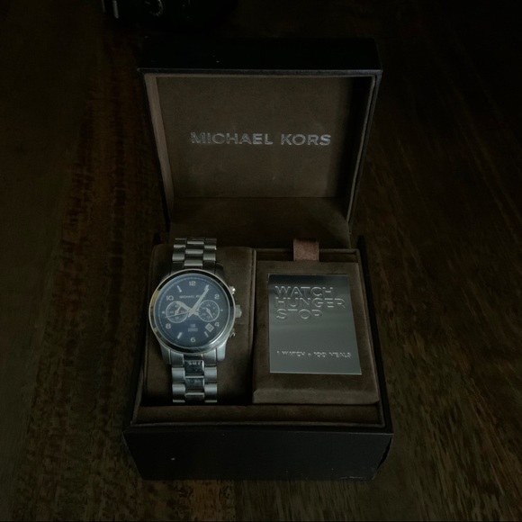 Michael Kors silver and blue Watch Hunger Stop - Picture 7 of 7